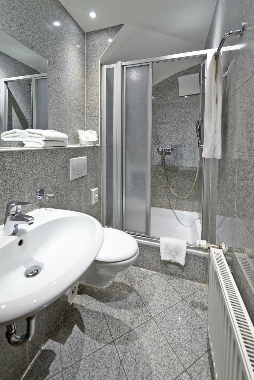 Hotel Hafentor Hamburg Ngoại thất bức ảnh